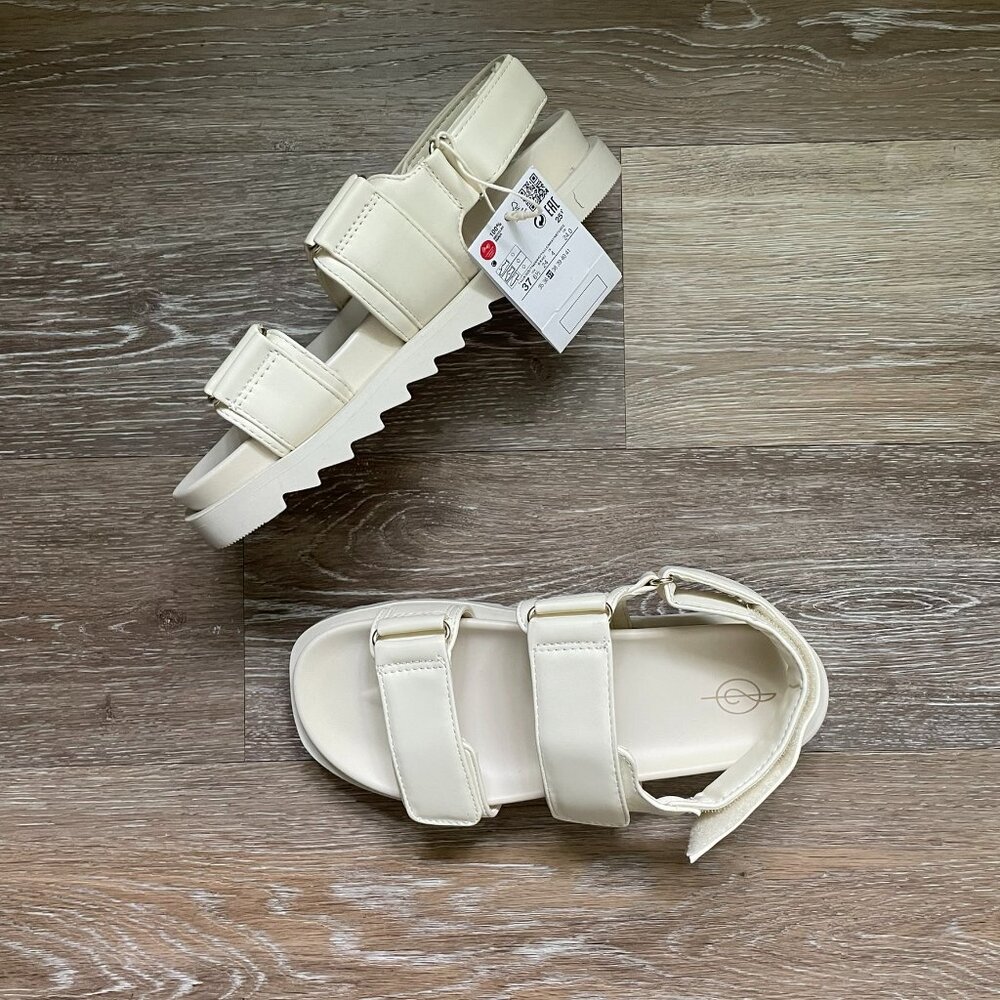 NWT Cream Sandals - Picture 2 of 3